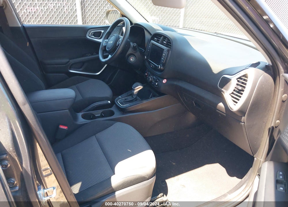 2023 KIA SOUL VIN: KNDJ23AU5P7880664