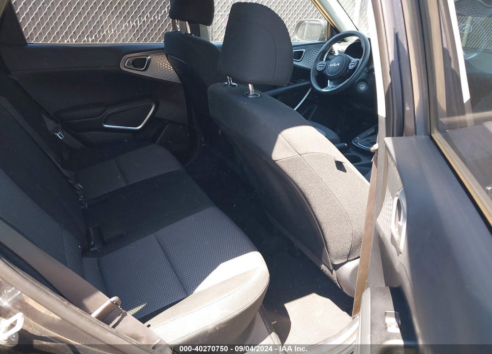 2023 KIA SOUL VIN: KNDJ23AU5P7880664