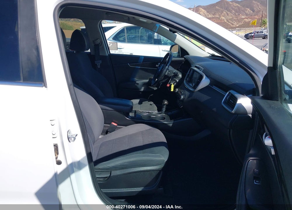 2018 KIA SORENTO 3.3L LX VIN: 5XYPGDA58JG429278
