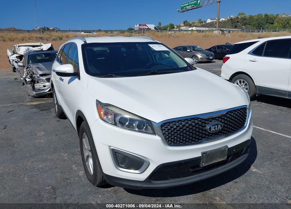 2018 KIA SORENTO 3.3L LX VIN: 5XYPGDA58JG429278
