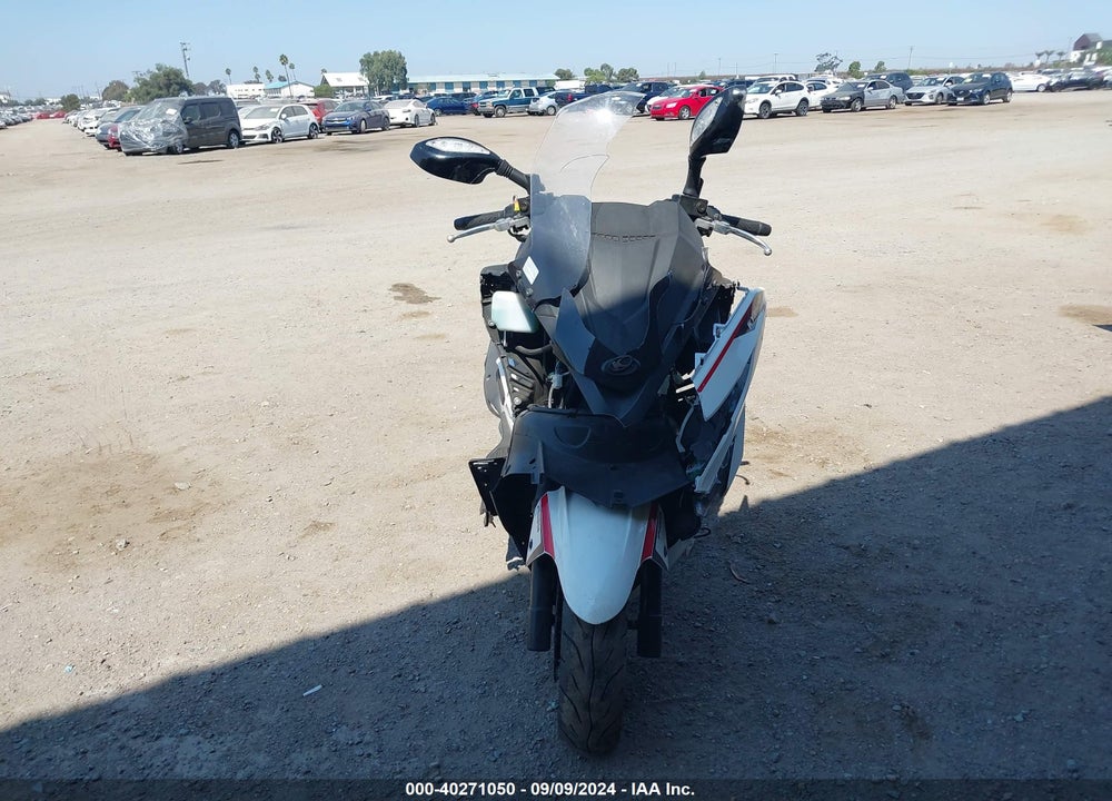 2021 KYMCO USA INC X-TOWN 300 VIN: LC2W1M240MC100387