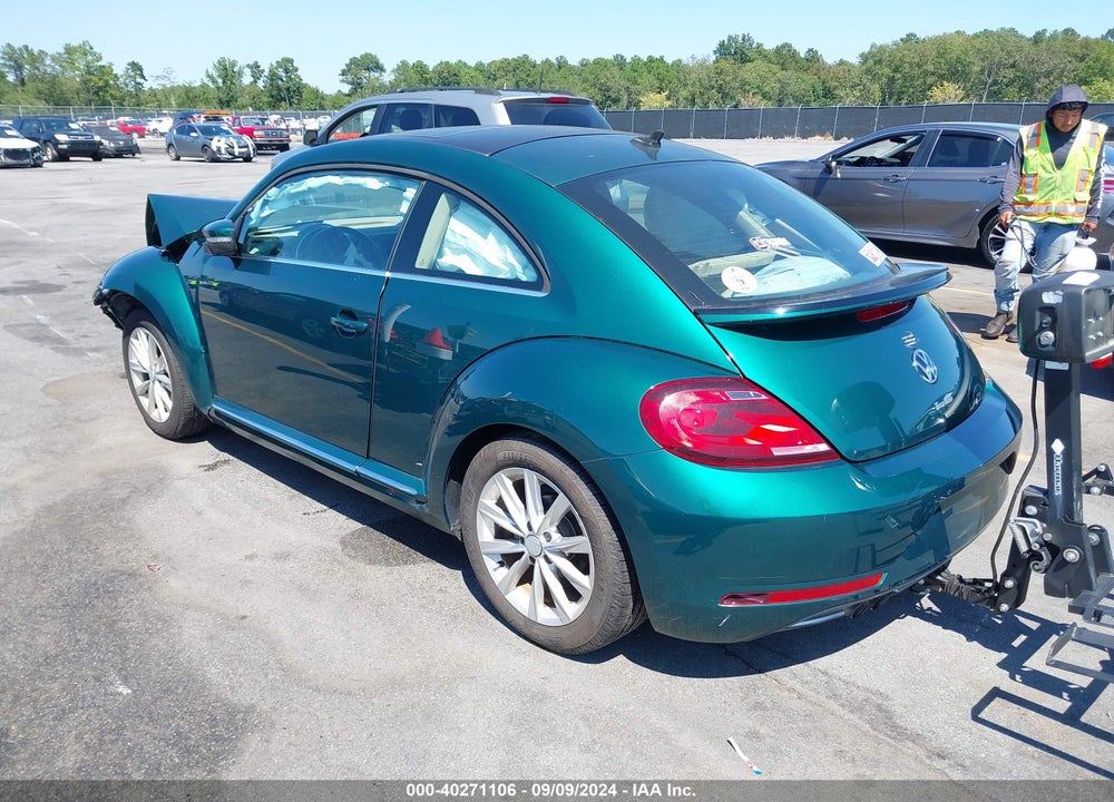 2018 VOLKSWAGEN BEETLE 2.0T SE VIN: 3VWJD7AT9JM710908
