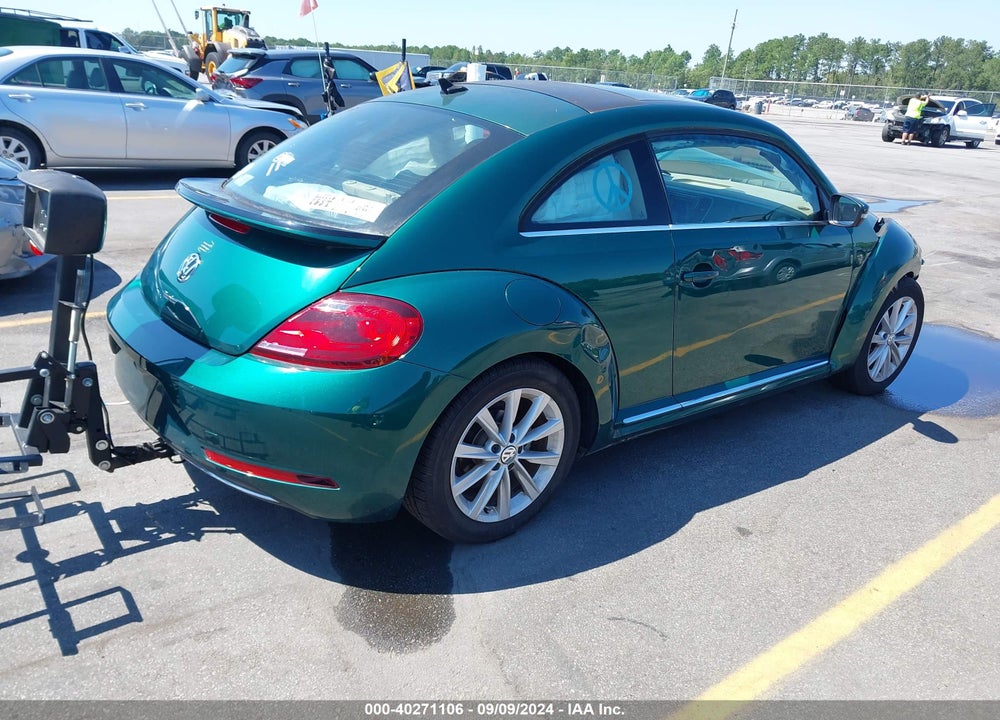 2018 VOLKSWAGEN BEETLE 2.0T SE VIN: 3VWJD7AT9JM710908