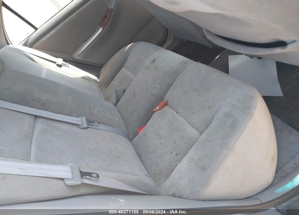2005 TOYOTA COROLLA LE VIN: 2T1BR32E15C428407