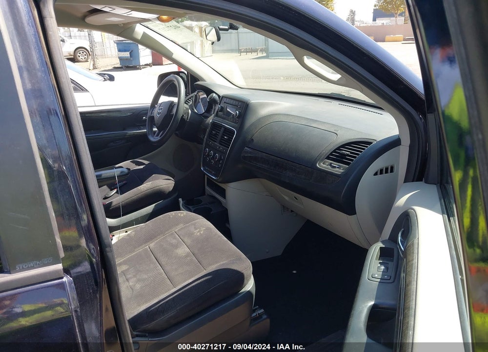 2011 DODGE GRAND CARAVAN VIN: 2D4RN4DG6BR601996