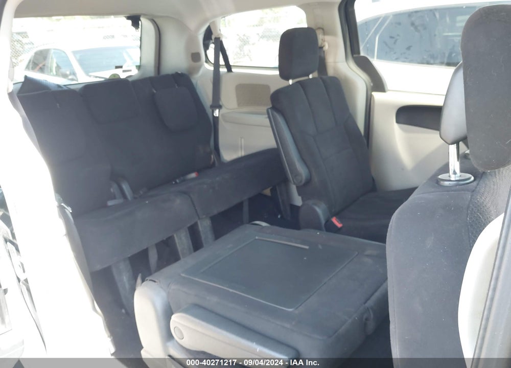2011 DODGE GRAND CARAVAN VIN: 2D4RN4DG6BR601996