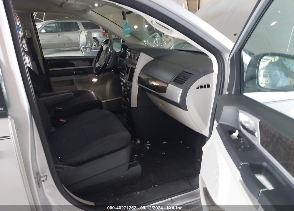 2010 DODGE GRAND CARAVAN SXT VIN: 2D4RN5D17AR251584