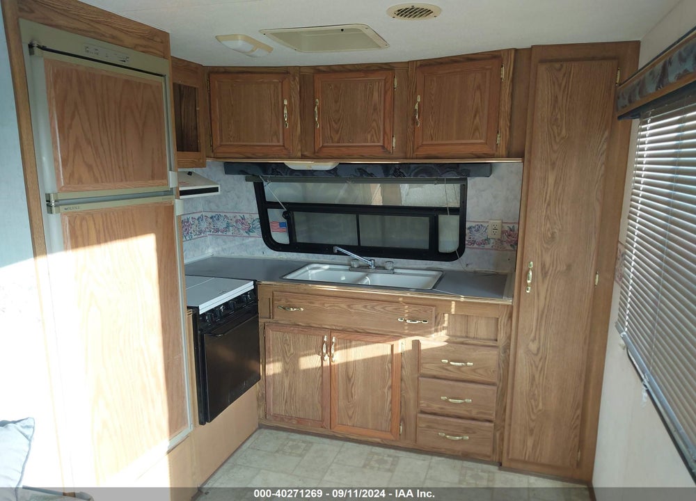 1996 FLEETWOOD PROWLER M-26T VIN: 1EC1T2629T2380636