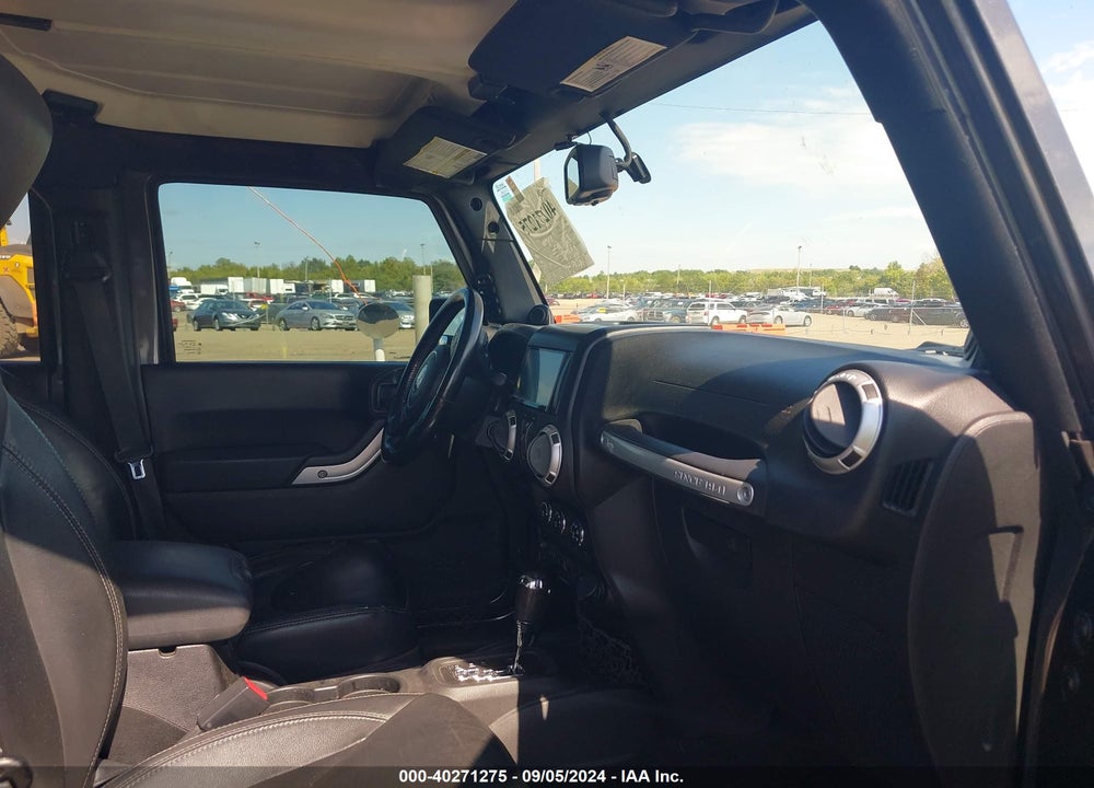 2014 JEEP WRANGLER UNLIMITED SAHARA VIN: 1C4BJWEG2EL285840