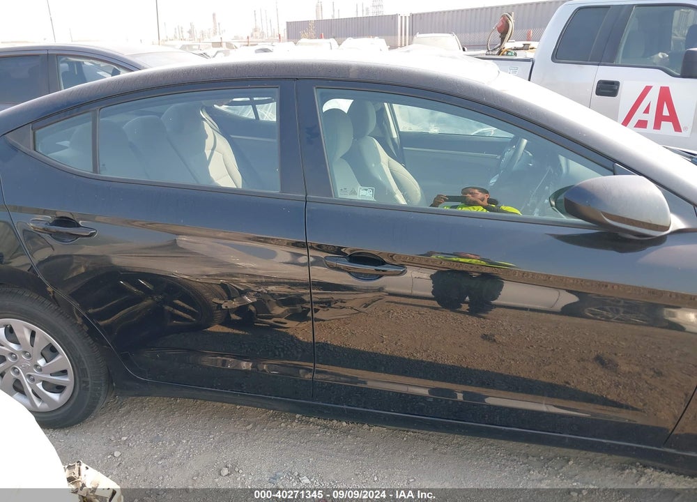 2019 HYUNDAI ELANTRA SE VIN: 5NPD74LF8KH433530