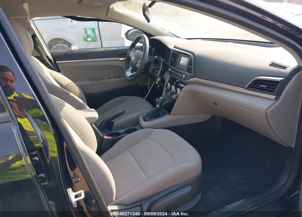 2019 HYUNDAI ELANTRA SE VIN: 5NPD74LF8KH433530