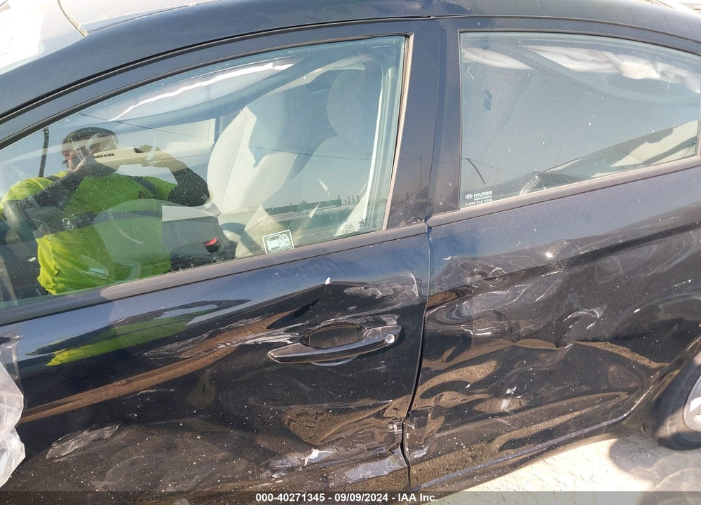 2019 HYUNDAI ELANTRA SE VIN: 5NPD74LF8KH433530