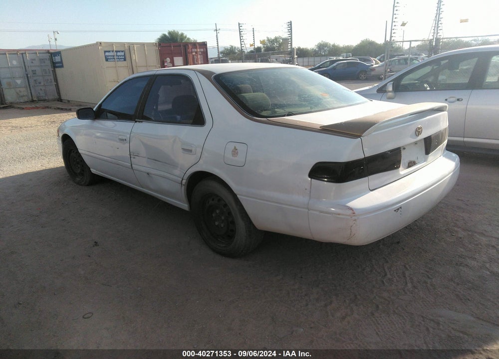 2001 TOYOTA CAMRY LE VIN: JT2BG22K110532169