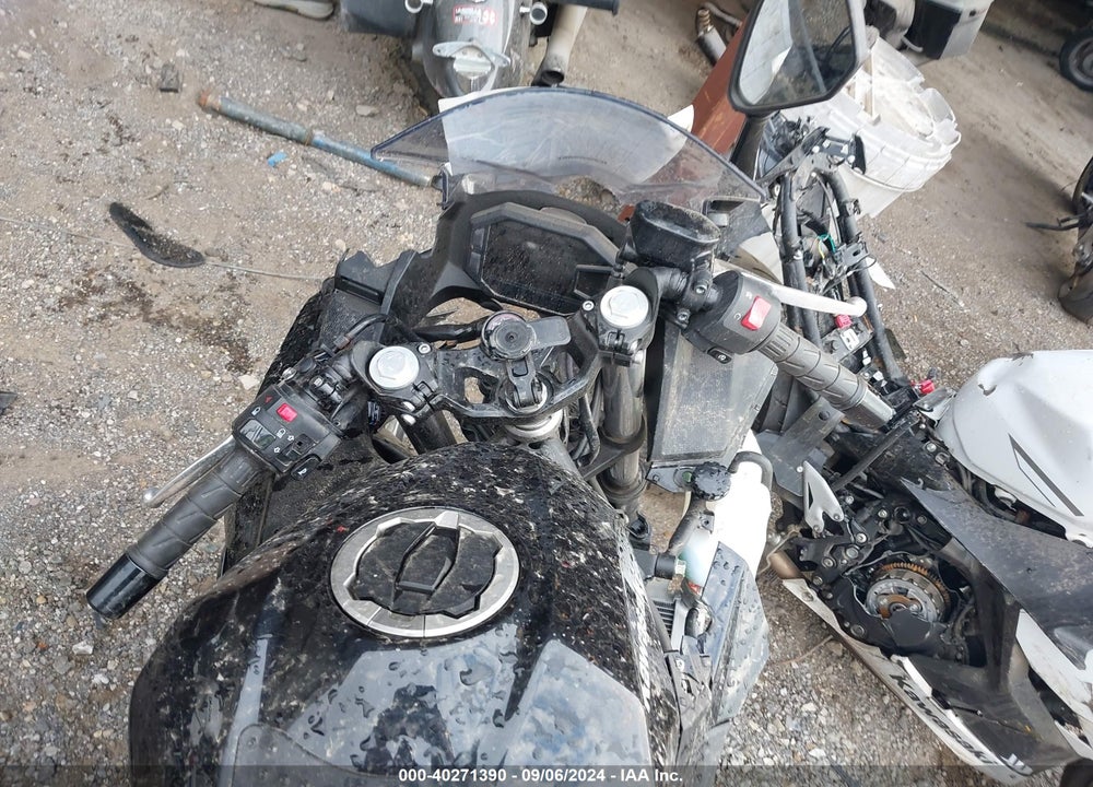2024 KAWASAKI EX500 H VIN: ML5EXGH16RDA12325