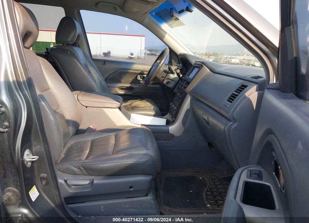2008 HONDA PILOT EX-L VIN: 5FNYF187X8B055982