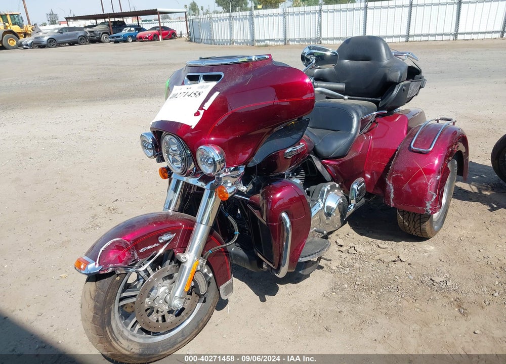2015 HARLEY-DAVIDSON FLHTCUTG TRI GLIDE ULTRA VIN: 1HD1MAL16FB858149