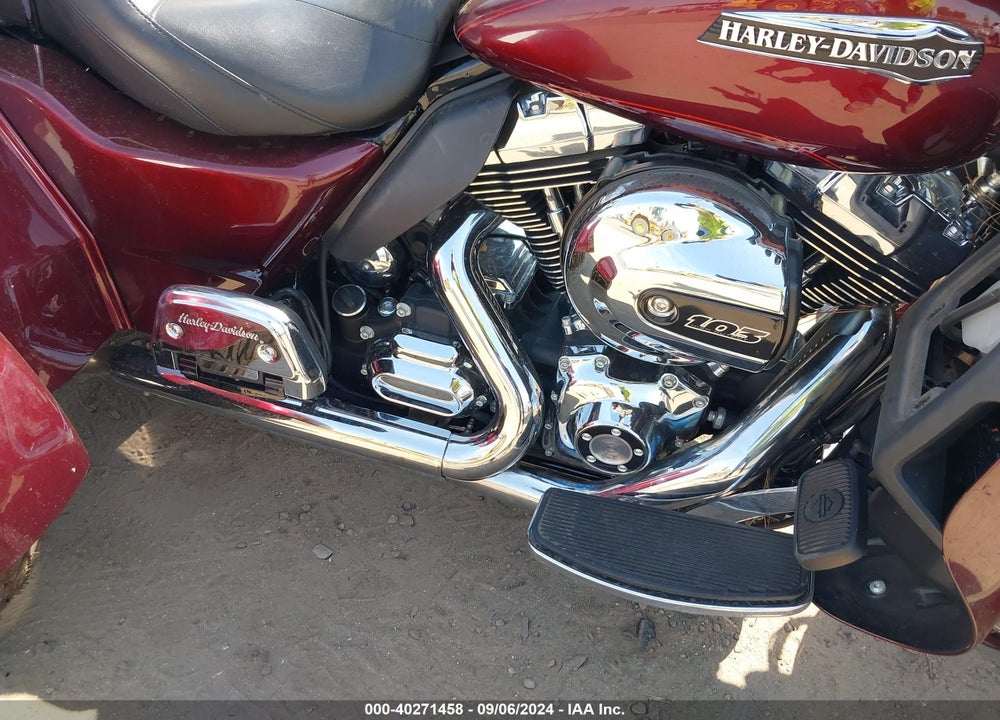 2015 HARLEY-DAVIDSON FLHTCUTG TRI GLIDE ULTRA VIN: 1HD1MAL16FB858149
