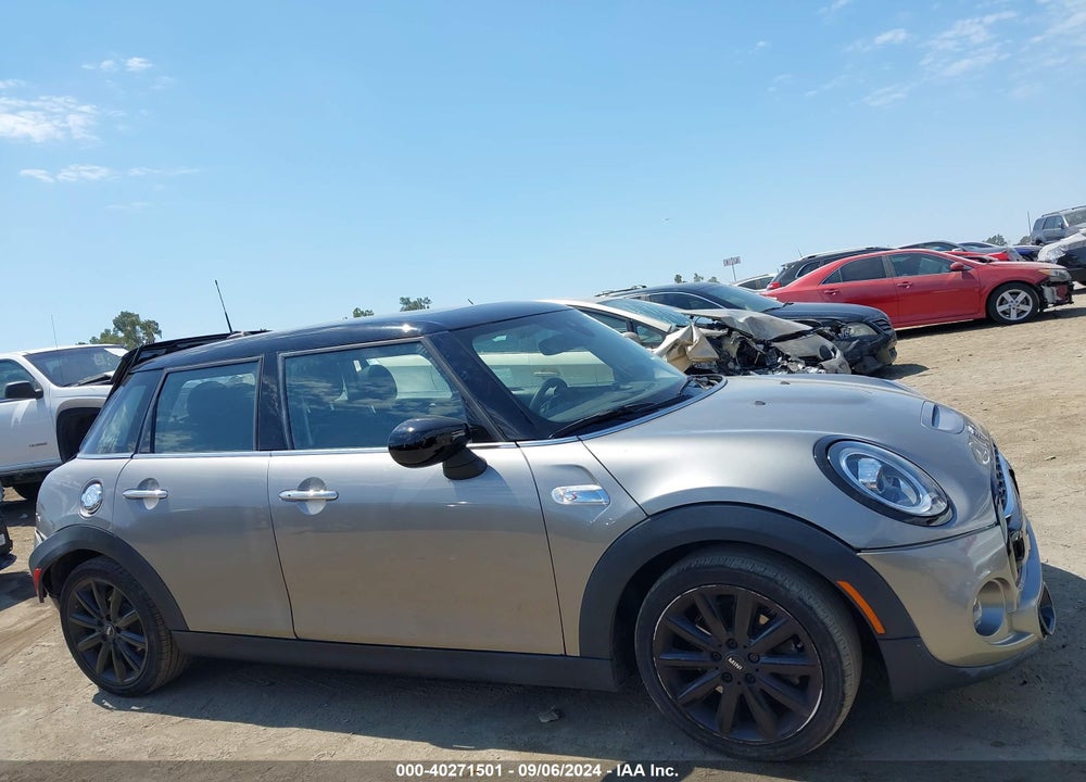 2021 MINI HARDTOP COOPER S VIN: WMWXU9C09M2M97124