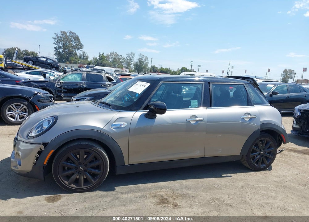 2021 MINI HARDTOP COOPER S VIN: WMWXU9C09M2M97124