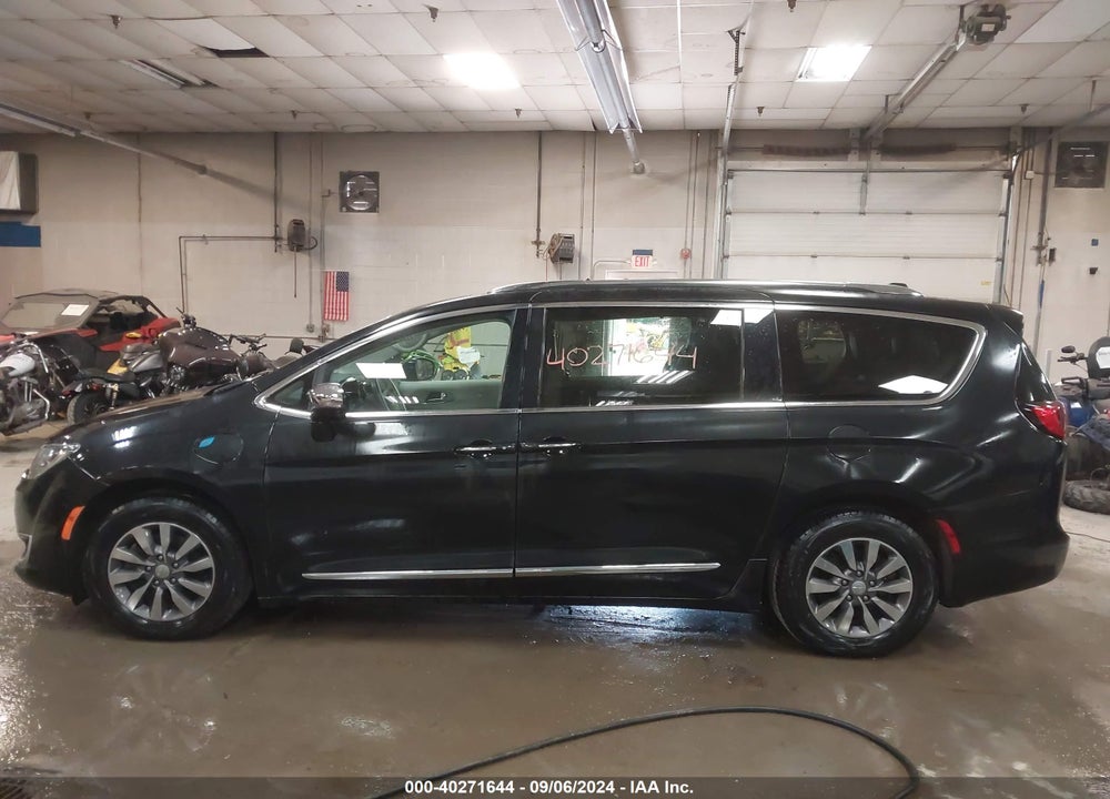 2019 CHRYSLER PACIFICA HYBRID LIMITED VIN: 2C4RC1N70KR687029
