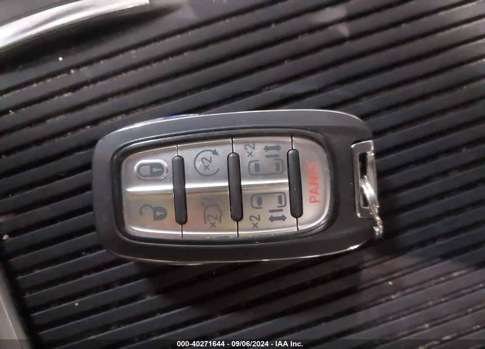 2019 CHRYSLER PACIFICA HYBRID LIMITED VIN: 2C4RC1N70KR687029