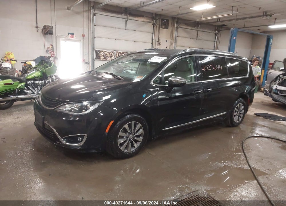 2019 CHRYSLER PACIFICA HYBRID LIMITED VIN: 2C4RC1N70KR687029