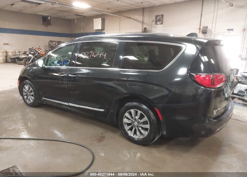 2019 CHRYSLER PACIFICA HYBRID LIMITED VIN: 2C4RC1N70KR687029
