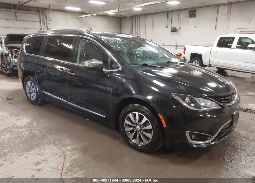2019 CHRYSLER PACIFICA HYBRID LIMITED VIN: 2C4RC1N70KR687029
