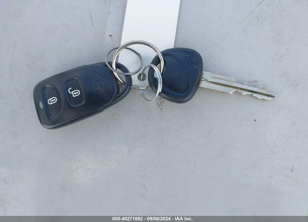 2007 HYUNDAI ACCENT GLS VIN: KMHCN46C37U137066
