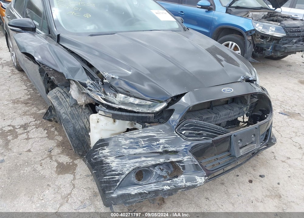 2015 FORD FUSION SE VIN: 3FA6P0H75FR304401