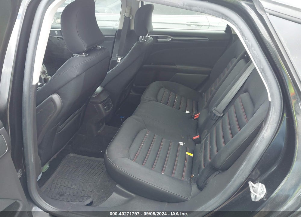 2015 FORD FUSION SE VIN: 3FA6P0H75FR304401