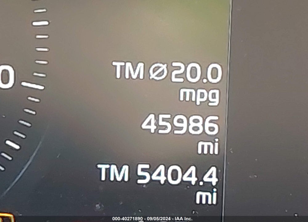 2018 VOLVO XC90 T5 MOMENTUM VIN: YV4102PK9J1335208