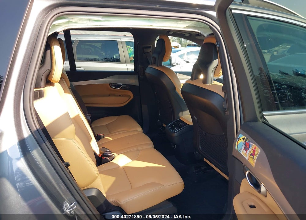 2018 VOLVO XC90 T5 MOMENTUM VIN: YV4102PK9J1335208