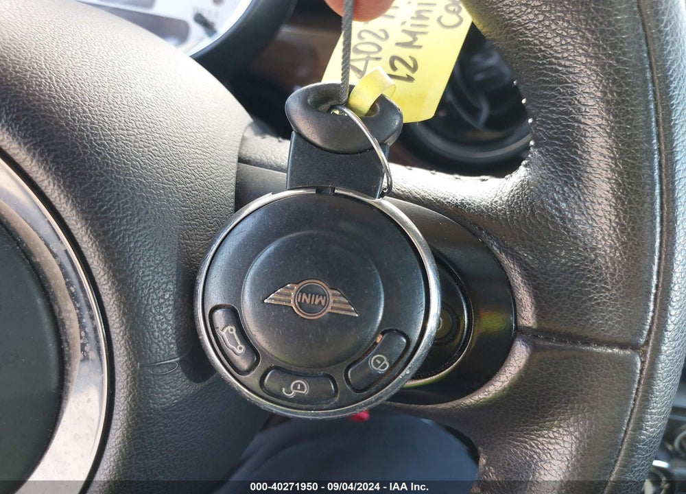 2012 MINI COOPER S VIN: WMWSV3C52CTY27405
