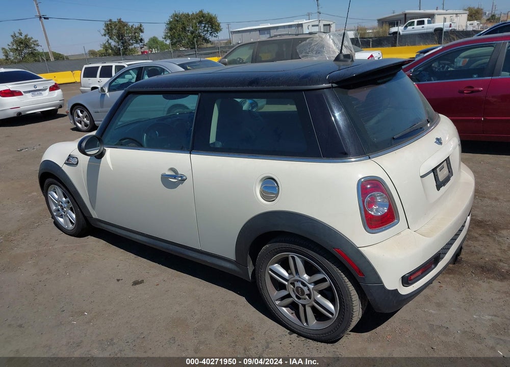 2012 MINI COOPER S VIN: WMWSV3C52CTY27405