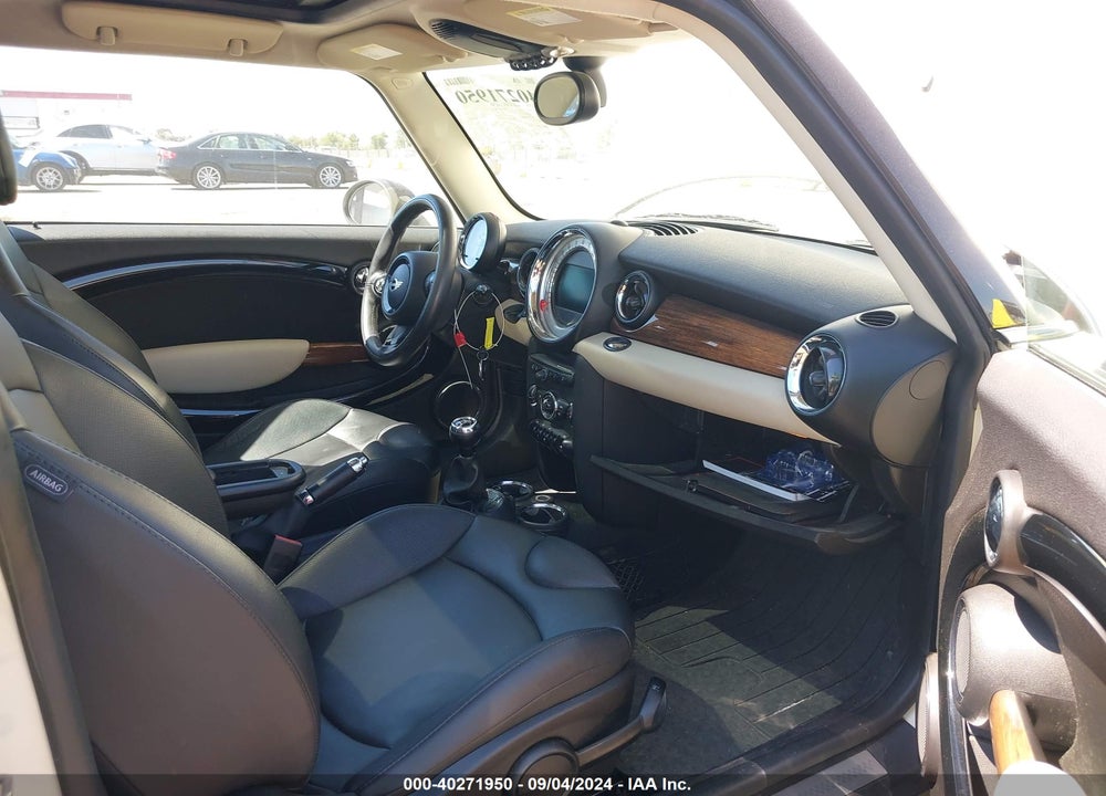 2012 MINI COOPER S VIN: WMWSV3C52CTY27405