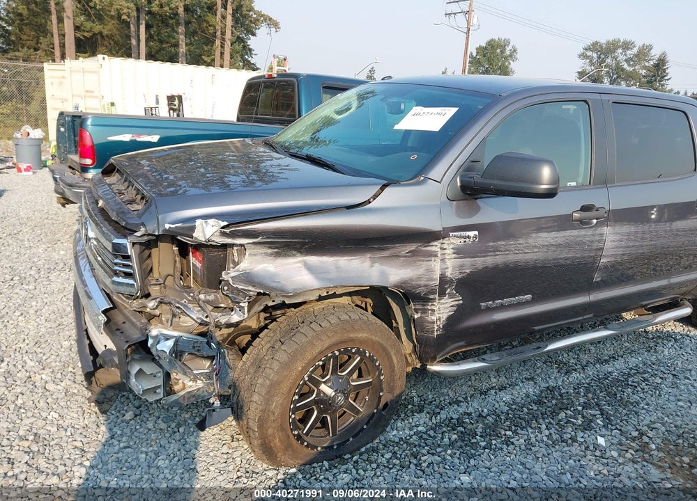 2017 TOYOTA TUNDRA SR5 5.7L V8 VIN: 5TFDY5F12HX617877