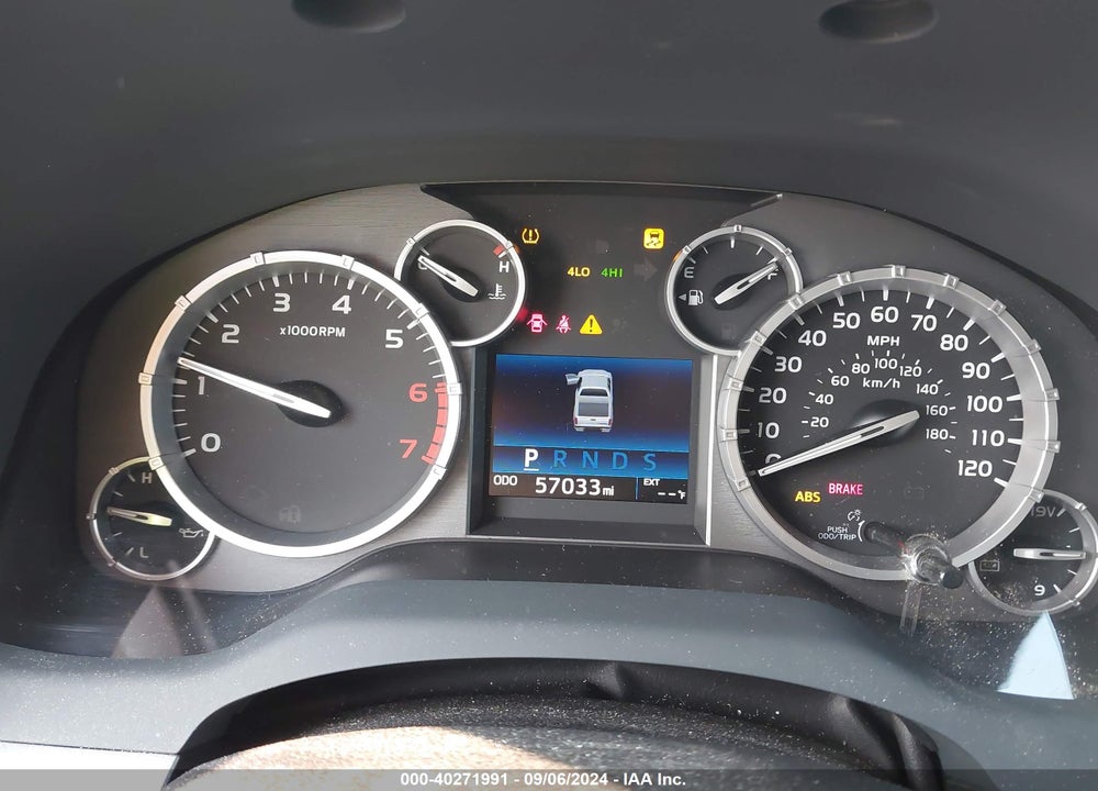 2017 TOYOTA TUNDRA SR5 5.7L V8 VIN: 5TFDY5F12HX617877