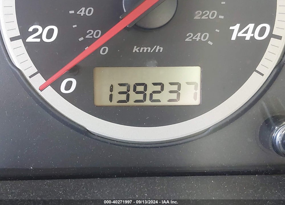 2004 HONDA CR-V LX VIN: SHSRD78404U252701