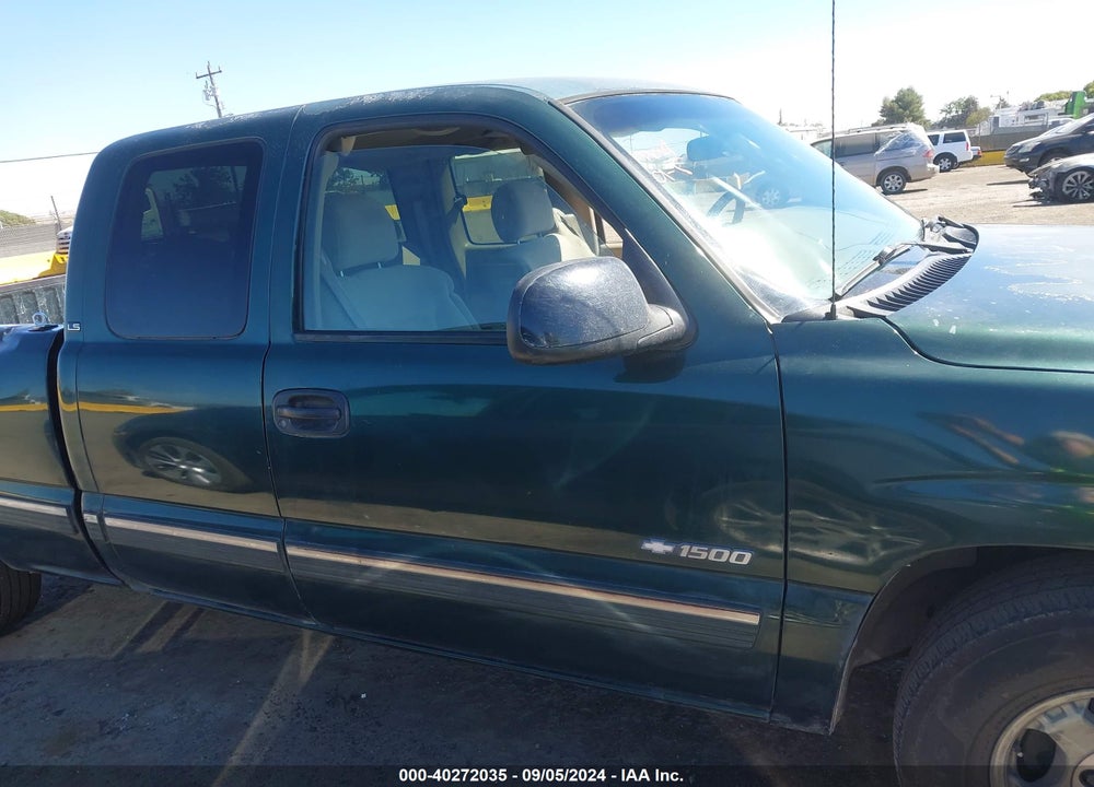 2001 CHEVROLET SILVERADO 1500 LS VIN: 2GCEC19T711183029