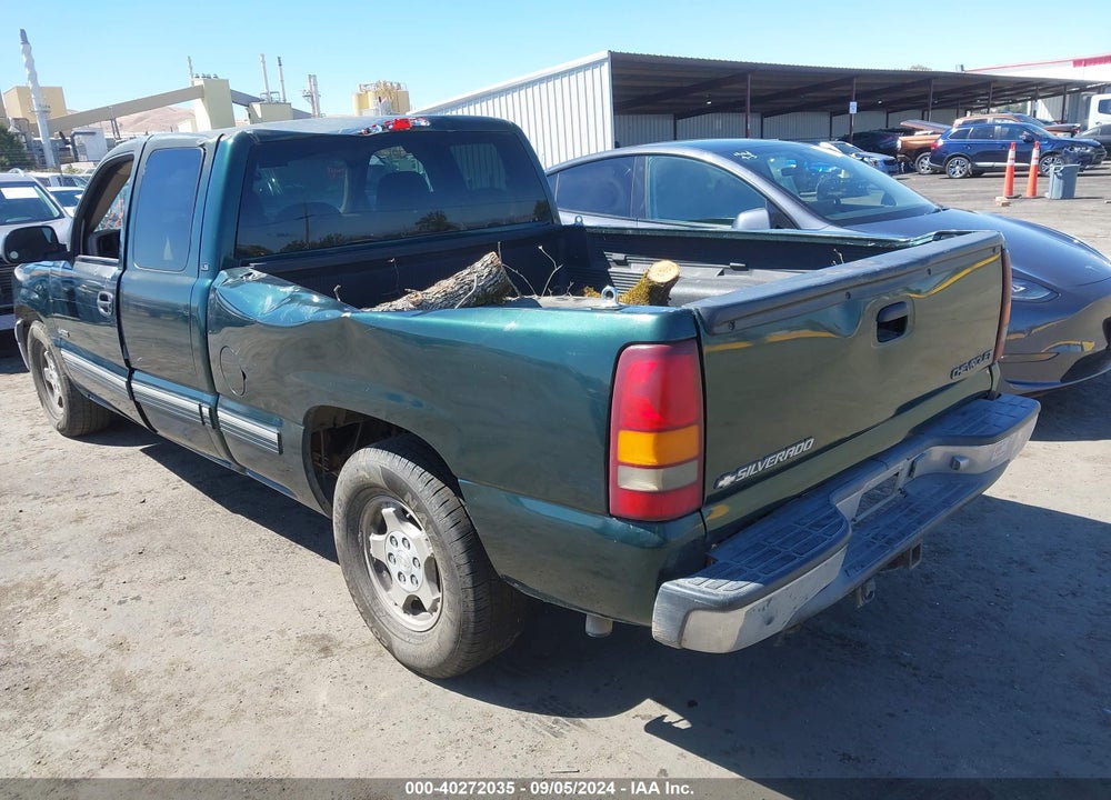 2001 CHEVROLET SILVERADO 1500 LS VIN: 2GCEC19T711183029