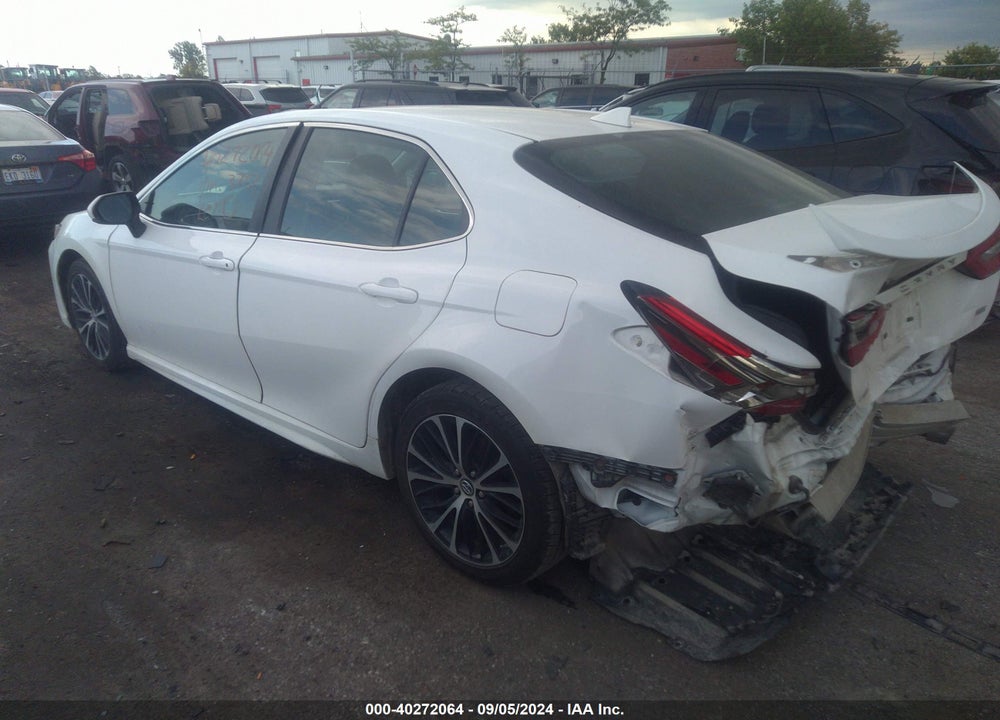 2018 TOYOTA CAMRY SE VIN: 4T1B11HK2JU633753