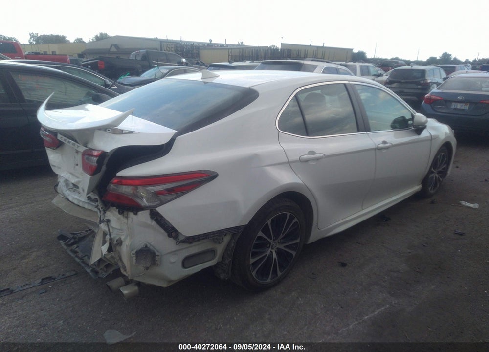2018 TOYOTA CAMRY SE VIN: 4T1B11HK2JU633753