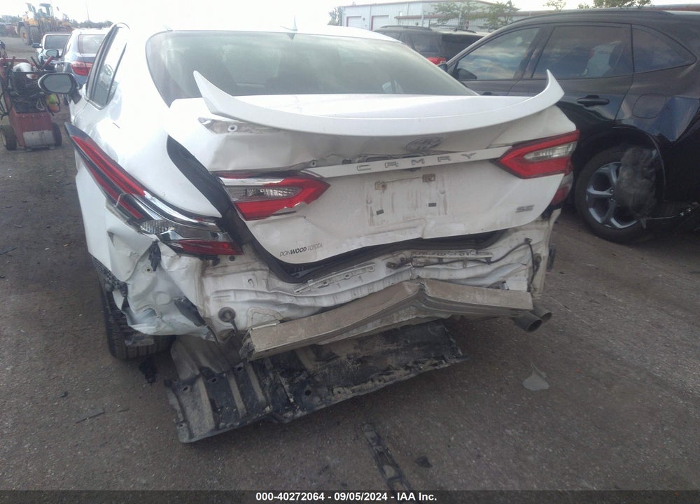2018 TOYOTA CAMRY SE VIN: 4T1B11HK2JU633753