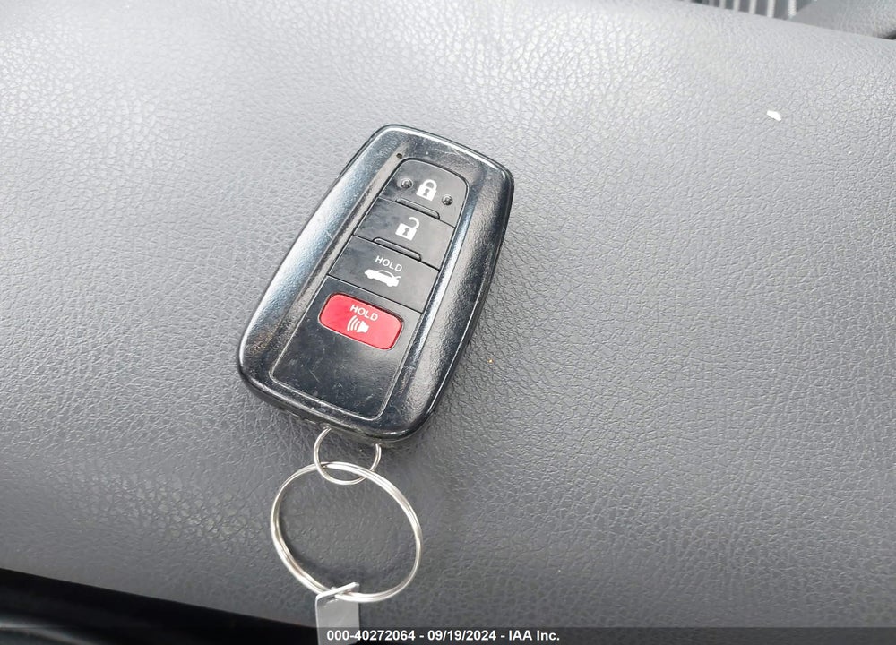 2018 TOYOTA CAMRY SE VIN: 4T1B11HK2JU633753