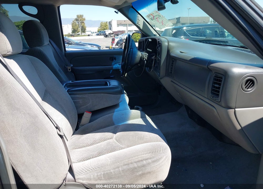 2005 CHEVROLET TAHOE LS VIN: 1GNEC13T95R214777
