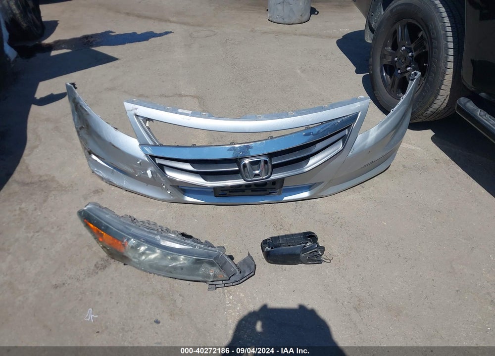 2012 HONDA ACCORD 2.4 EX VIN: 1HGCS1B7XCA008288