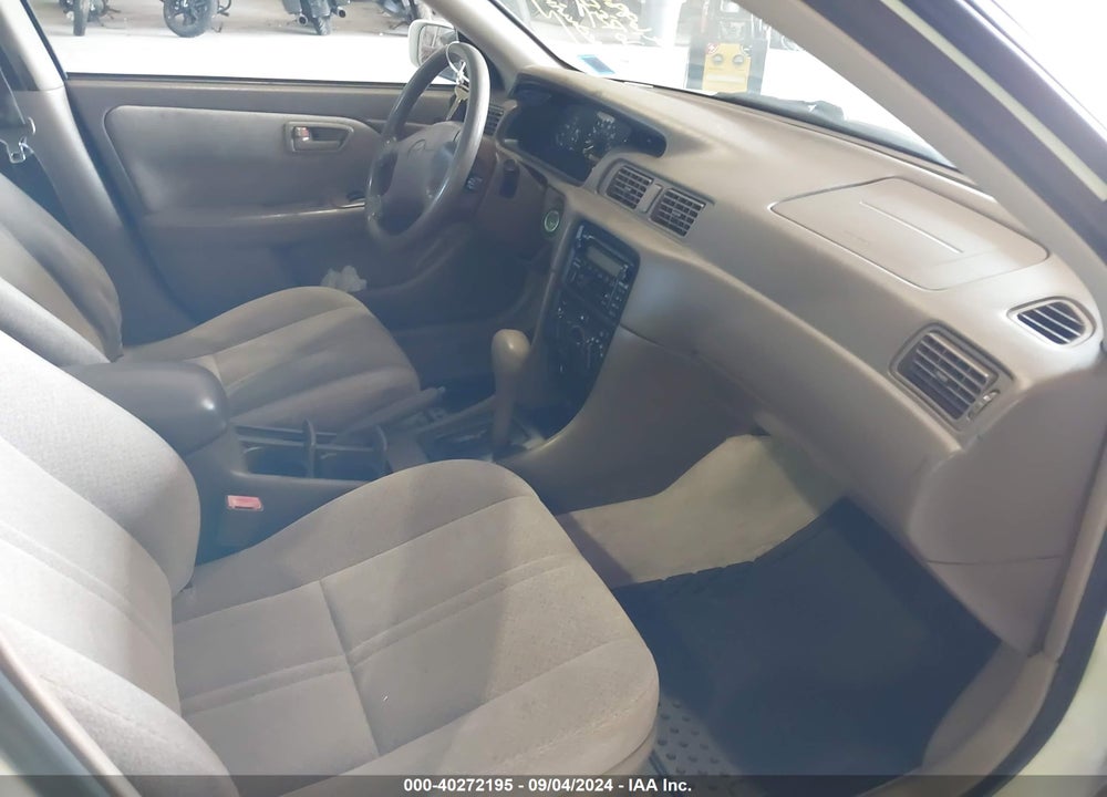 2000 TOYOTA CAMRY LE V6 VIN: 4T1BF22K9YU951637