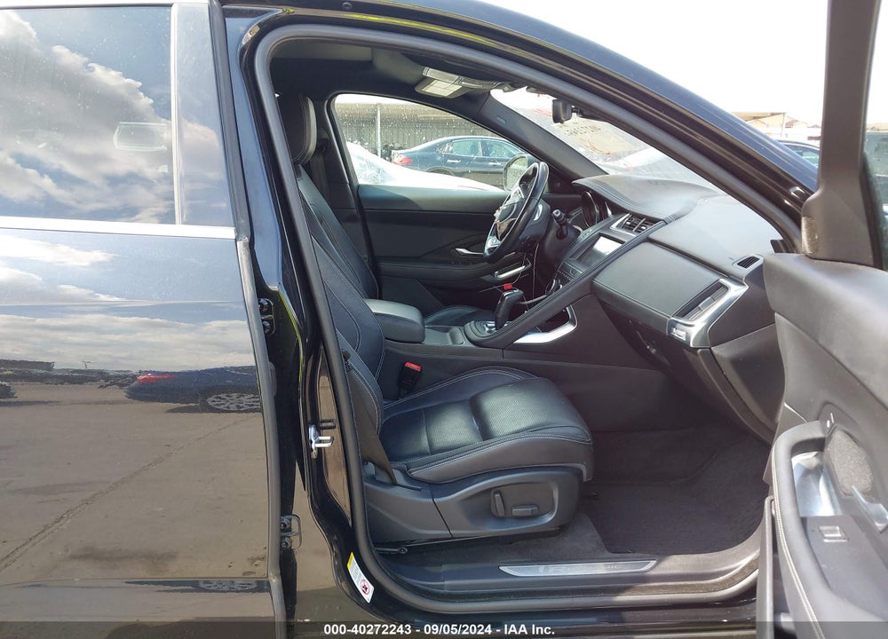 2018 JAGUAR E-PACE R-DYNAMIC S VIN: SADFT2GX6J1Z30968