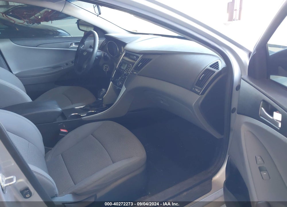 2011 HYUNDAI SONATA VIN: 5NPEB4AC1BH063159
